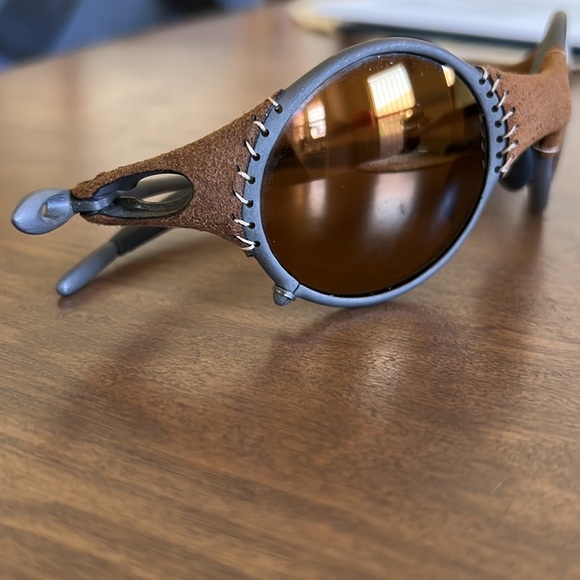 Mint condition Oakley Mars Michael Jordan Gold Iridium Leather Sunglasses - Picture 6 of 9